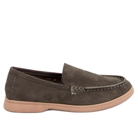 Mocasines de mujer suaves en color verde.