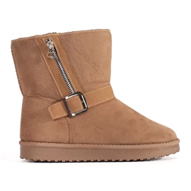 Botas de nieve de mujer beige con hebilla decorativa y cremallera. Botas de nieve de mujer beige con hebilla decorativa y cremallera.
