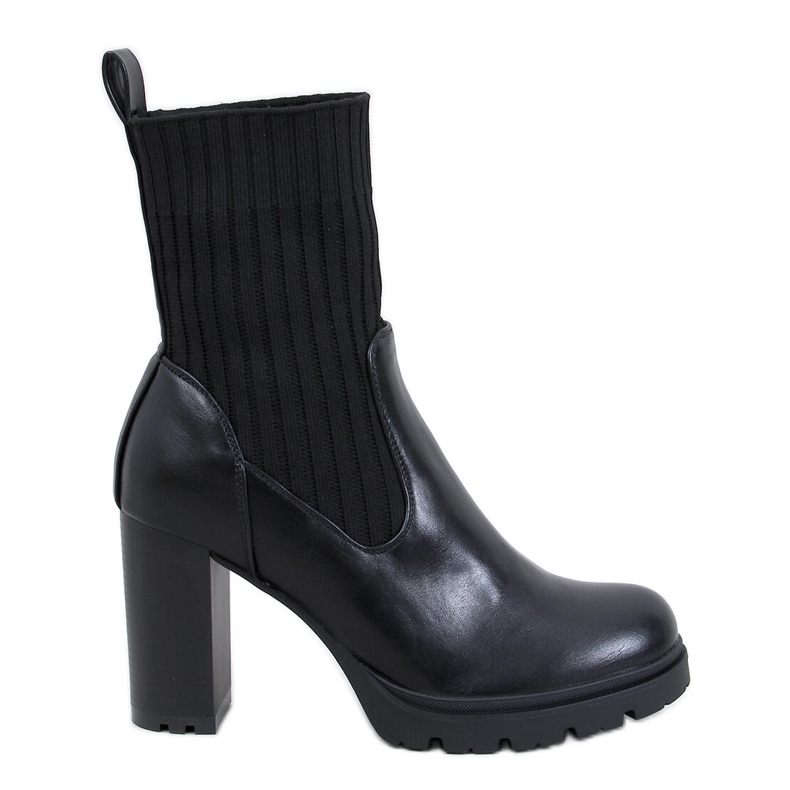 Botines de mujer con tacón y puño. negro