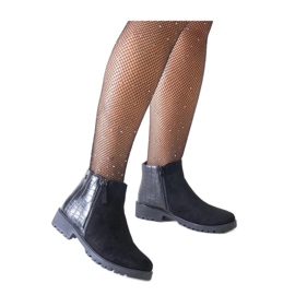 Botines negros con motivo de piel de cocodrilo, ante ecológico Mifsada - Solea Botines negros con motivo de piel de cocodrilo, ante ecológico Mifsada - Solea