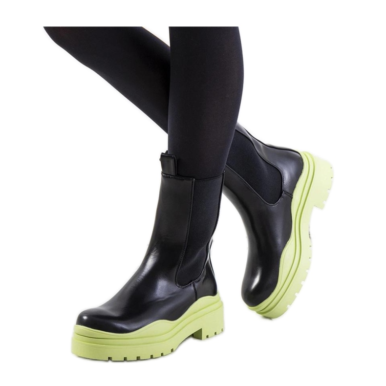 Botines negros con suela verde Nester - Solea Botines negros con suela verde Nester - Solea