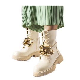 Botas de montaña beige con cadena Galar - Solea Botas de montaña beige con cadena Galar - Solea