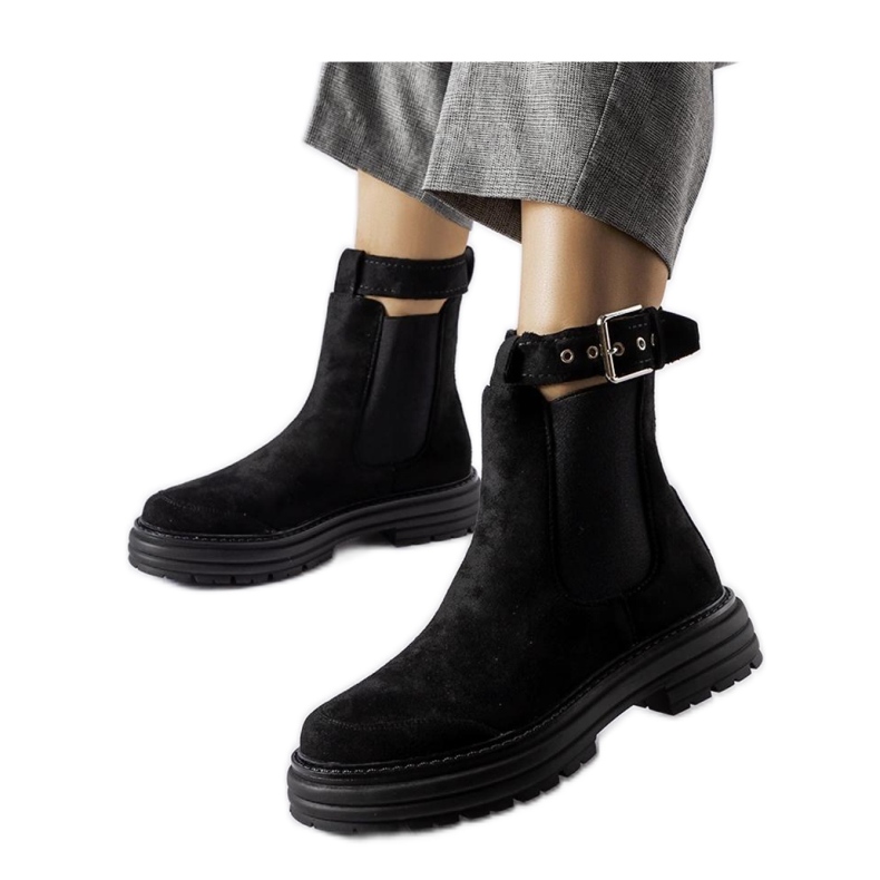 Botines negros con cierre decorativo Botines negros con cierre decorativo