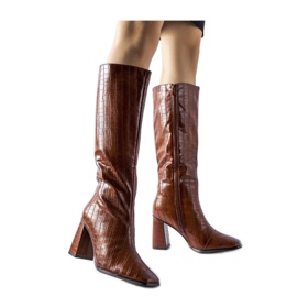 Botas de tacón alto marrones con aislamiento marrón