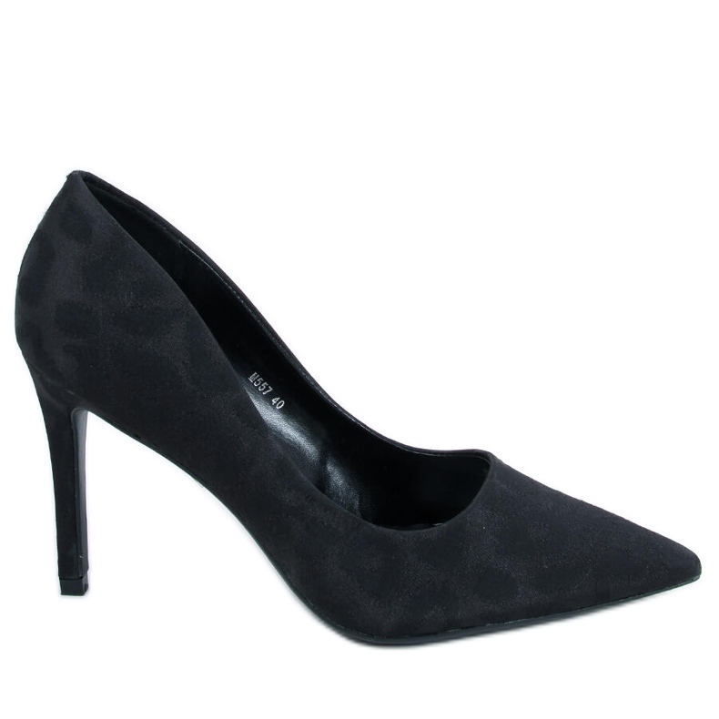 Tacones negros de mujer