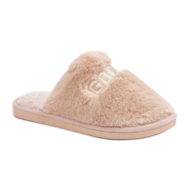 Zapatillas de mujer de pelo suave. beige