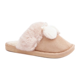 Zapatillas de mujer con pelo suave. beige