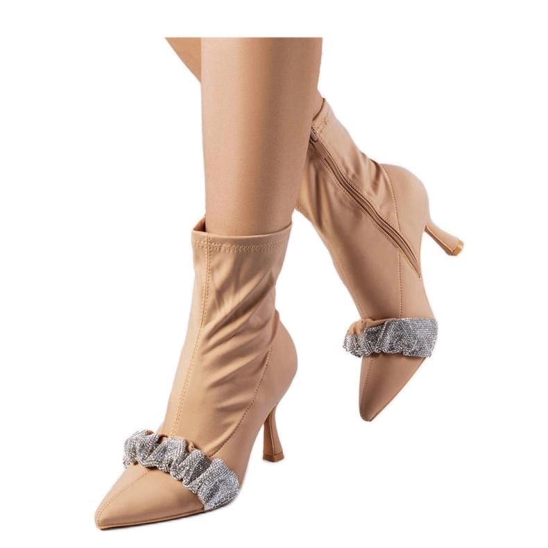 Solea Botines beige decorados con circonitas