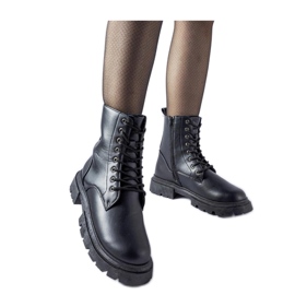 Botas aislantes negras de mujer. negro