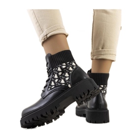 Botas negras con parte superior flexible negro