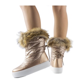 Botas de nieve metalizadas con pelo decorativo. rosado Botas de nieve metalizadas con pelo decorativo. rosado