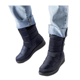 Botas de nieve azul marino con cuña baja.