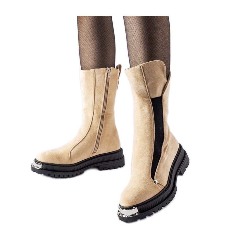 Botines aislantes beige con puntera decorativa