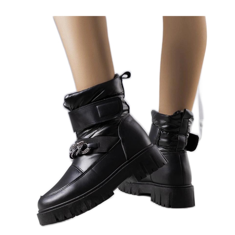 Botas de nieve negras con cadena negro Botas de nieve negras con cadena negro