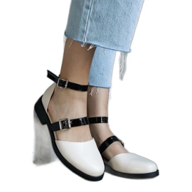 Bailarinas beige con hebilla