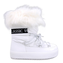 Botas de nieve blancas con pelo. blanco