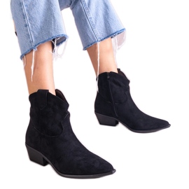 Botas de vaquero negro tobillo aislado