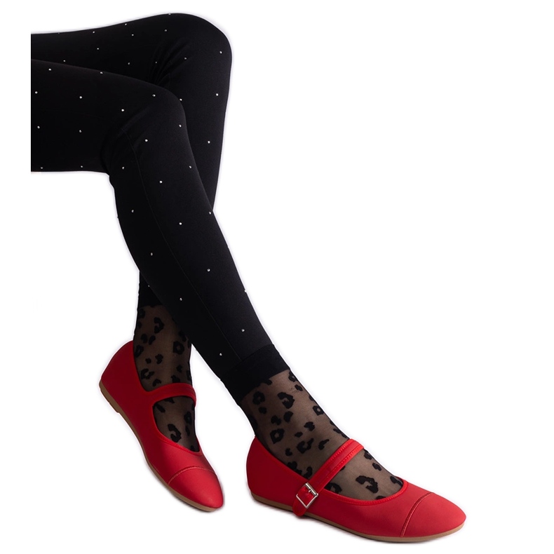 Bailarinas rojas con acabado mate y cierre con hebilla. rojo