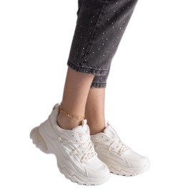 Beige Sports Sneakers en una suela masiva