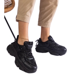 Zapatillas deportivas de mujer negras. negro