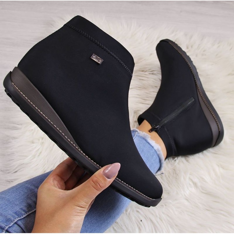 Botas para mujeres aisladas Rieker aisladas en 98251-00 negro