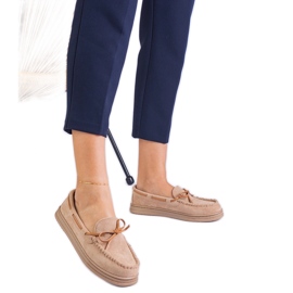 Mocasines de mujer beige de Ekozamsz con un arco