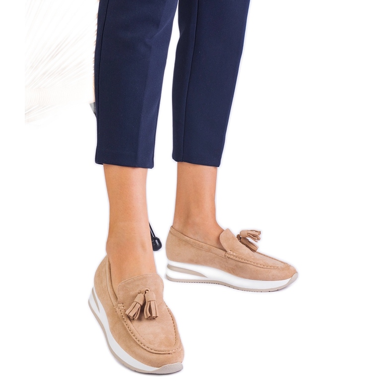 Mocasines para mujeres beige en la plataforma con franjas
