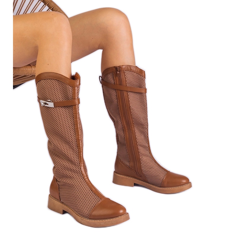 Botas de malla alta marrón