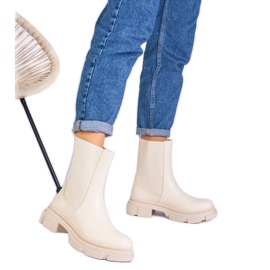 Botines beige con una inserción flexible