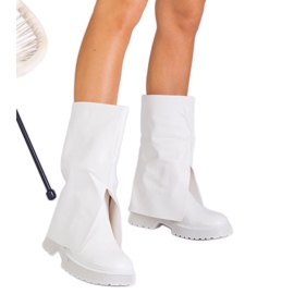 Botas blancas con una parte superior rota blanco