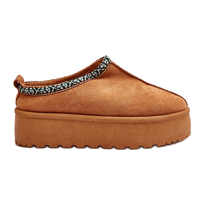 Zapatillas para mujeres en la plataforma con bordados de camello beige