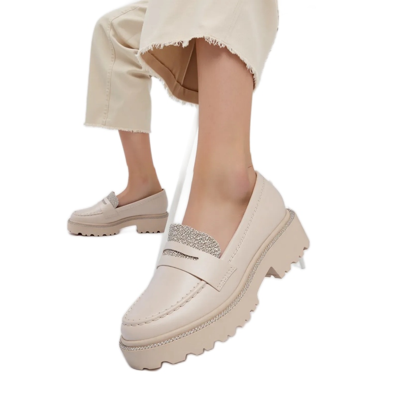Mocasines beige diamantes de las mujeres