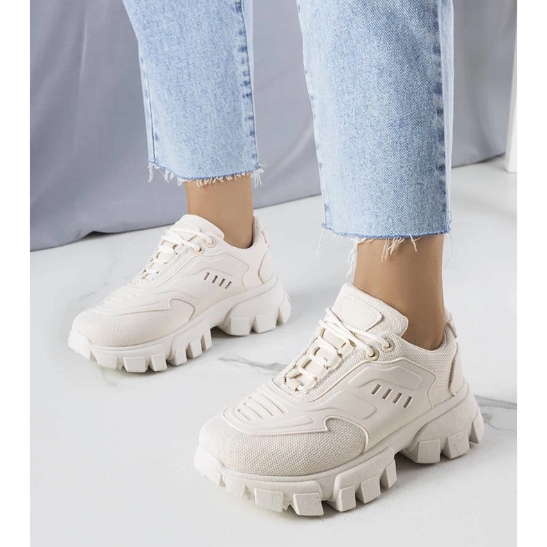 D/GMR Zapatillas beige en una suela masiva de Inez D/GMR Zapatillas beige en una suela masiva de Inez