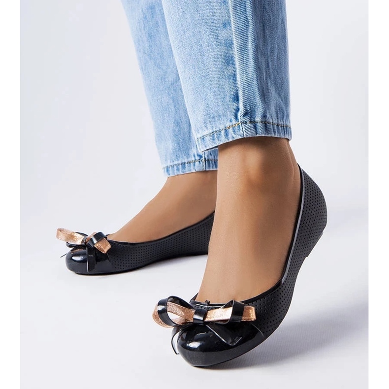 D/GMR Bailarinas negras decoradas con un lazo Harlingen negro D/GMR Bailarinas negras decoradas con un lazo Harlingen negro