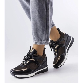 D/GMR Zapatillas con cuña negras y doradas de Vincez negro D/GMR Zapatillas con cuña negras y doradas de Vincez negro