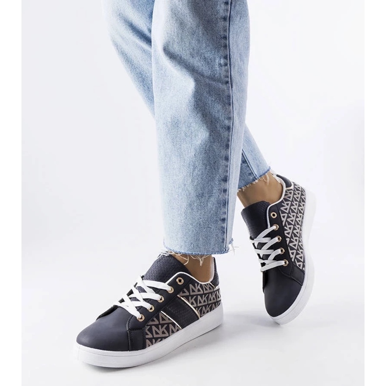 D/GMR Zapatillas deportivas azul marino decoradas con el monograma Bolduc D/GMR Zapatillas deportivas azul marino decoradas con el monograma Bolduc