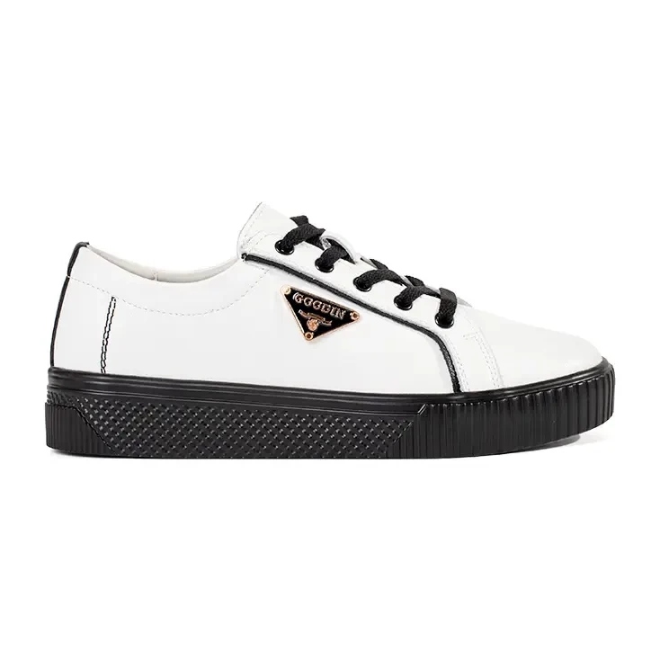 Goodin Zapatillas blancas y negras de cuero en una suela gruesa blanco