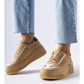 D/GMR Zapatillas beige en una gruesa plataforma Seluci