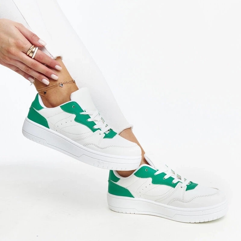 D/GMR Zapatillas blancas con detalle Fournie verde. blanco