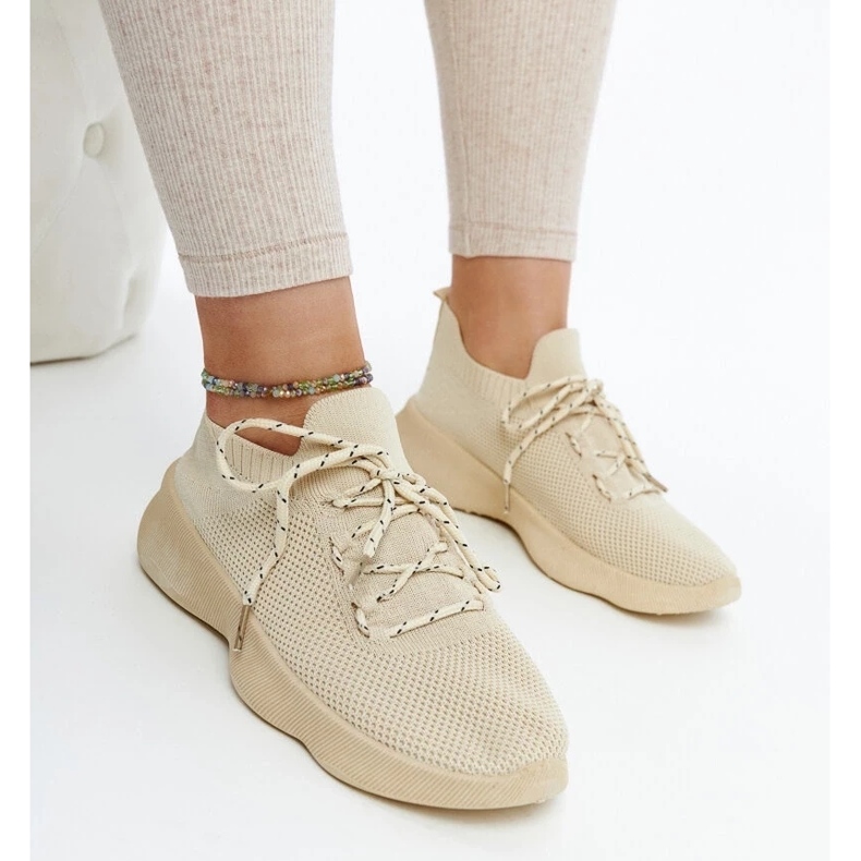 D/GMR Deportivas Roshni beige