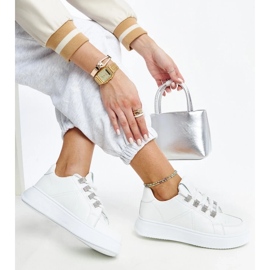 D/GMR Zapatillas blancas con suela gruesa Walida. blanco