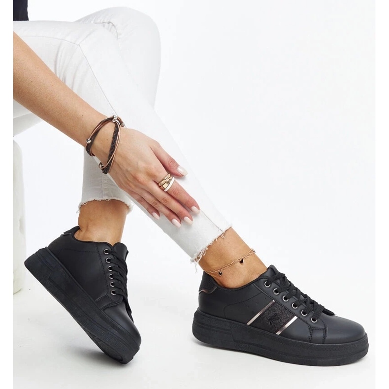 D/GMR Zapatillas negras con suela gruesa Finestra. negro