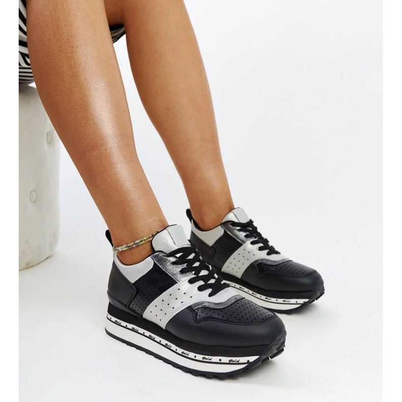 Zapatillas negras con suela alta de Askalua negro