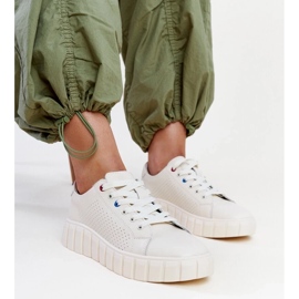 Zapatillas de cuero beige de Zvonka