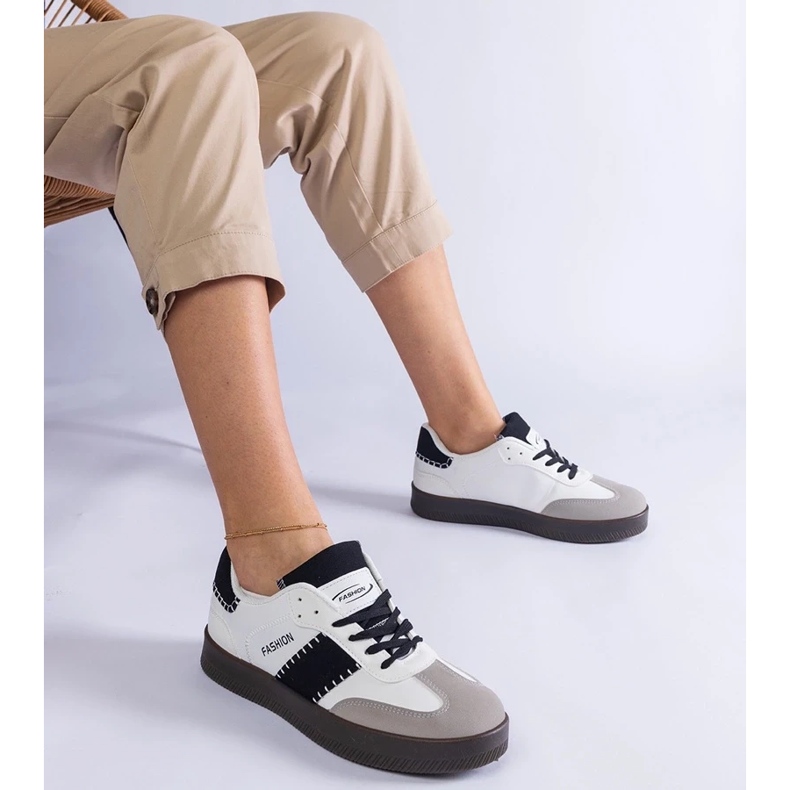 D/CEO Zapatillas blancas en la plataforma de costura de Puente blanco