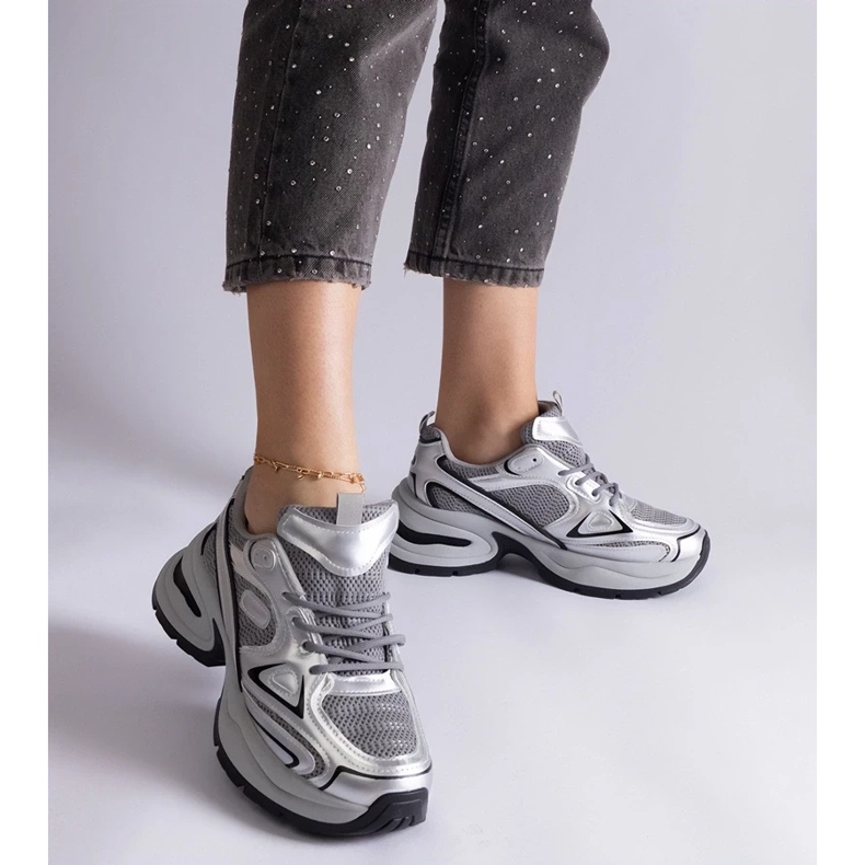 D/CEO Zapatillas plateadas con suela Adom masiva. plata
