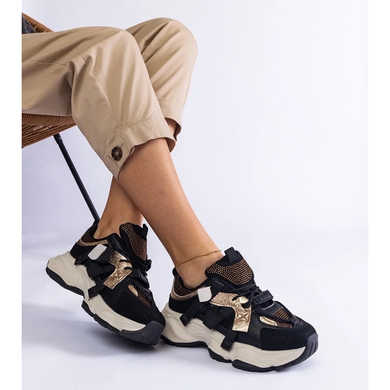 D/CEO Zapatillas negras con insertos dorados de Candra negro D/CEO Zapatillas negras con insertos dorados de Candra negro