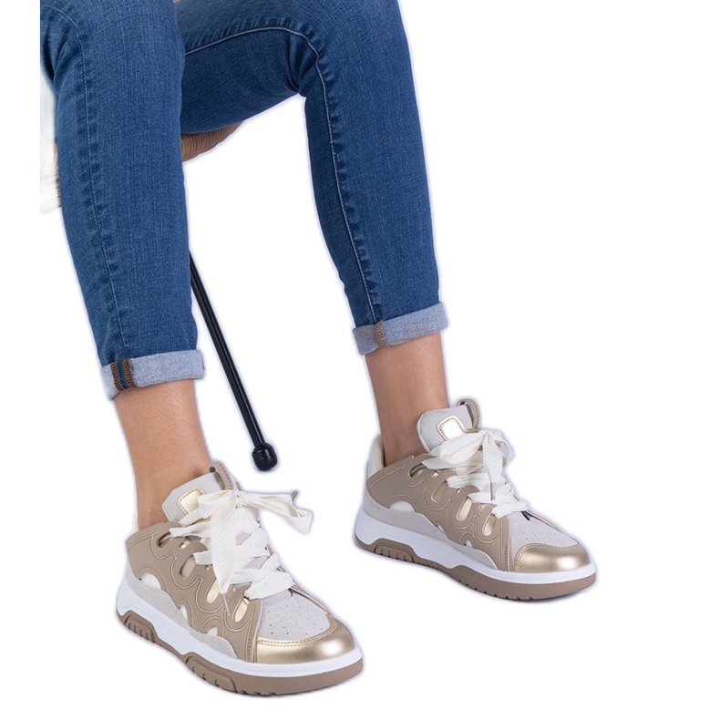 Zapatillas beige para mujeres con cordones decorativos Zapatillas beige para mujeres con cordones decorativos