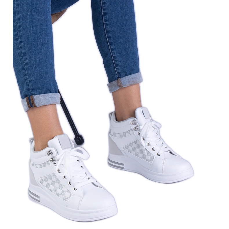 Zapatillas blancas para mujeres en una cuña oculta blanco