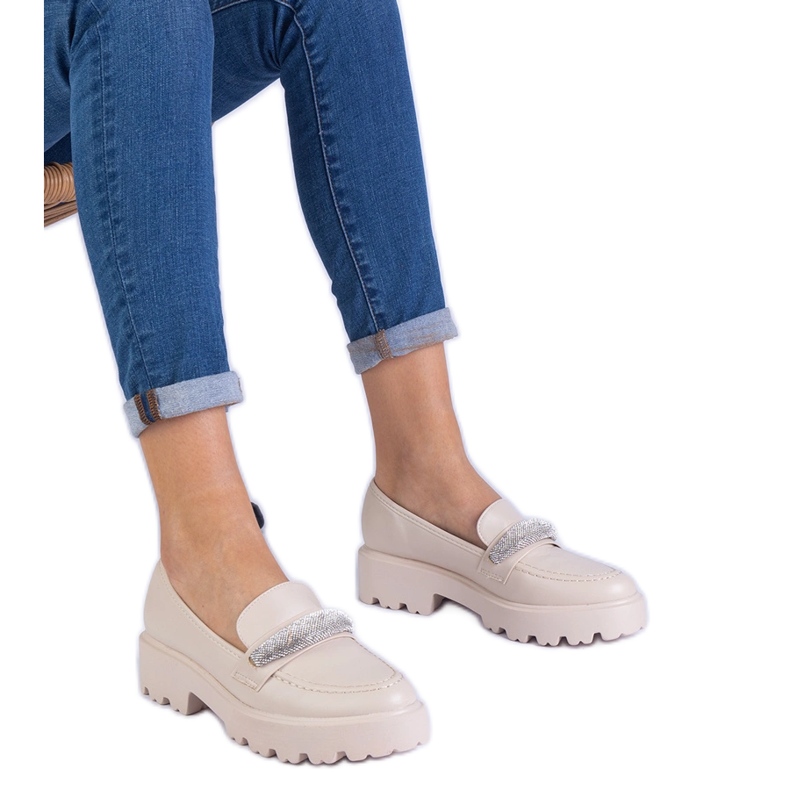 Mocasines de mujer beige decorados con circones
